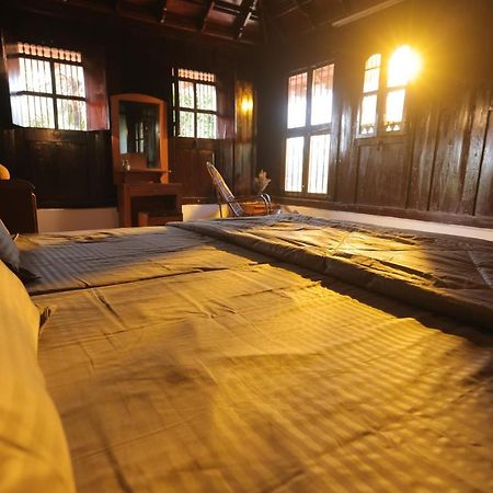 Mountde Kumarakom Ngoại thất bức ảnh