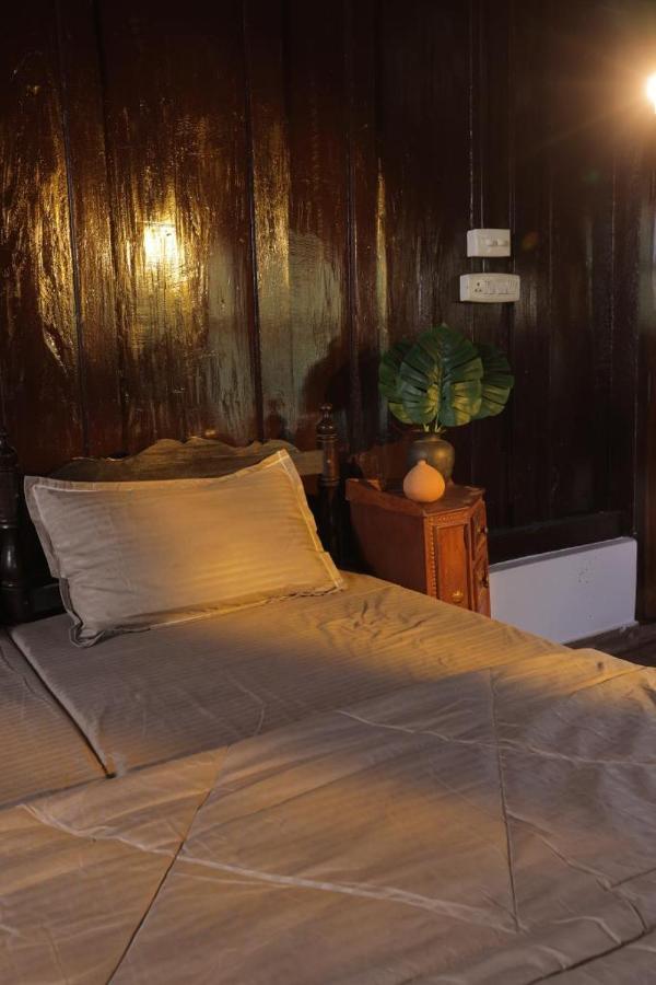 Mountde Kumarakom Ngoại thất bức ảnh
